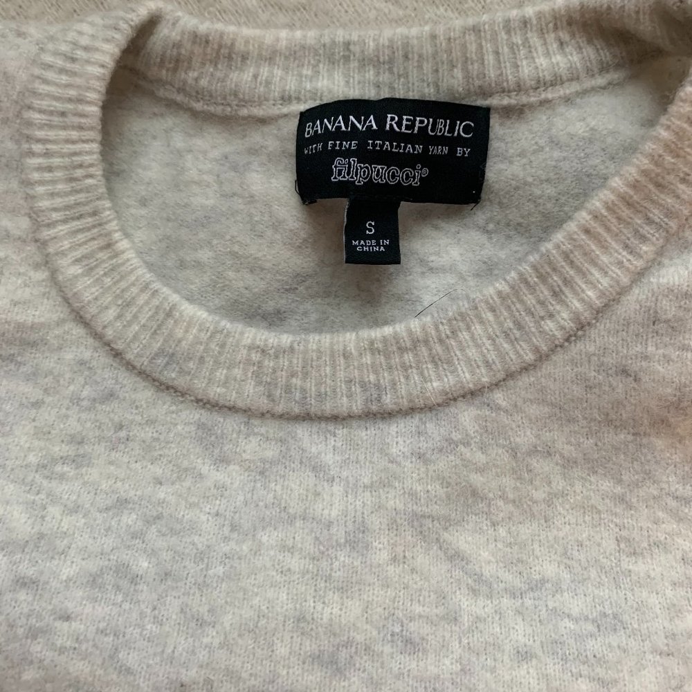 Banana Republic Sweater (S) Filpucci